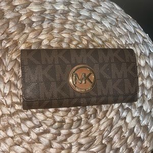 Micheal Kors Clutch